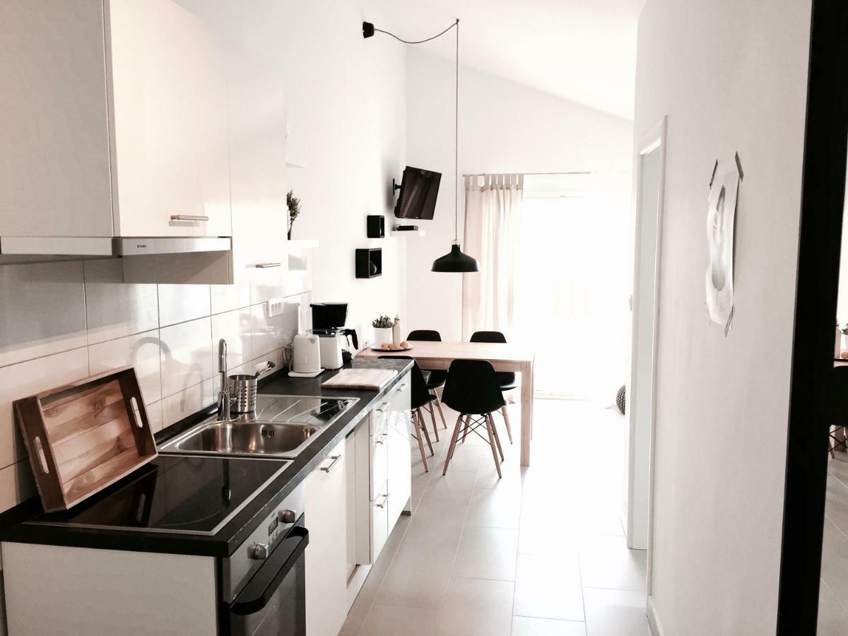 Apartmani Zivaljic Трогир Екстериор снимка