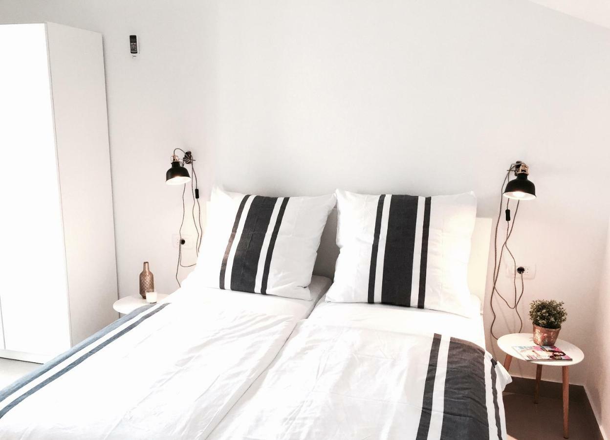 Apartmani Zivaljic Трогир Екстериор снимка